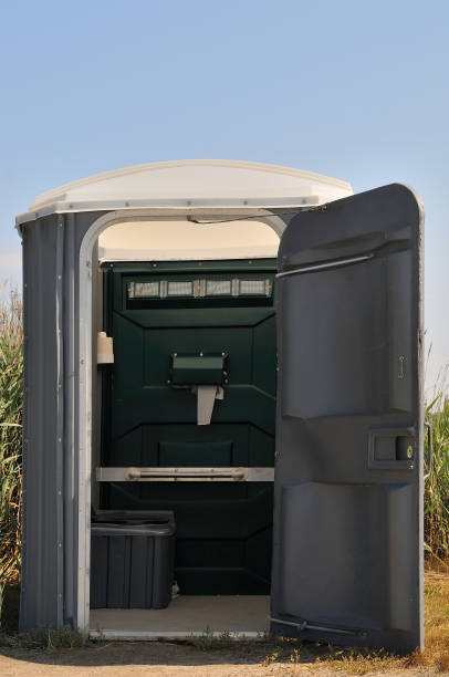 Best Portable restroom trailer rental  in Willmar, MN